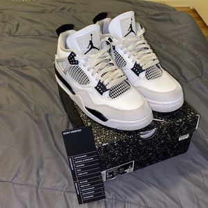 Jordan 4 “Military Black”